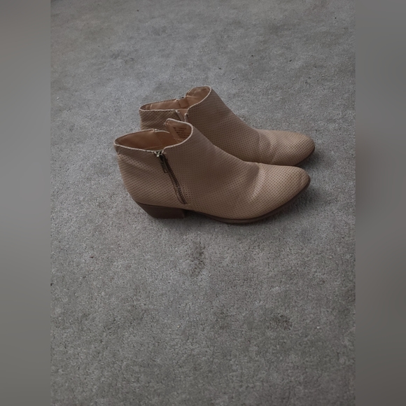 BOGO Esprit Tan Zip-Up Booties with Faux Zipper detail size 6 women's - Picture 7 of 9